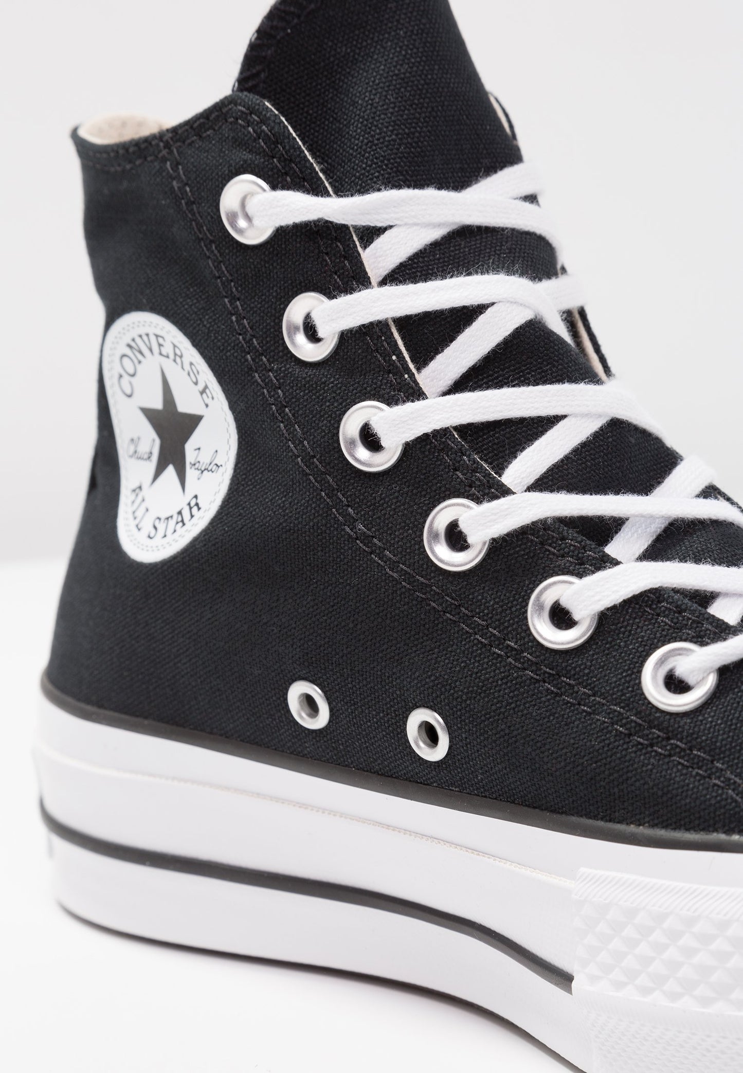 CONVERSE - CHUCK TAYLOR ALL STAR LIFT NEGRA